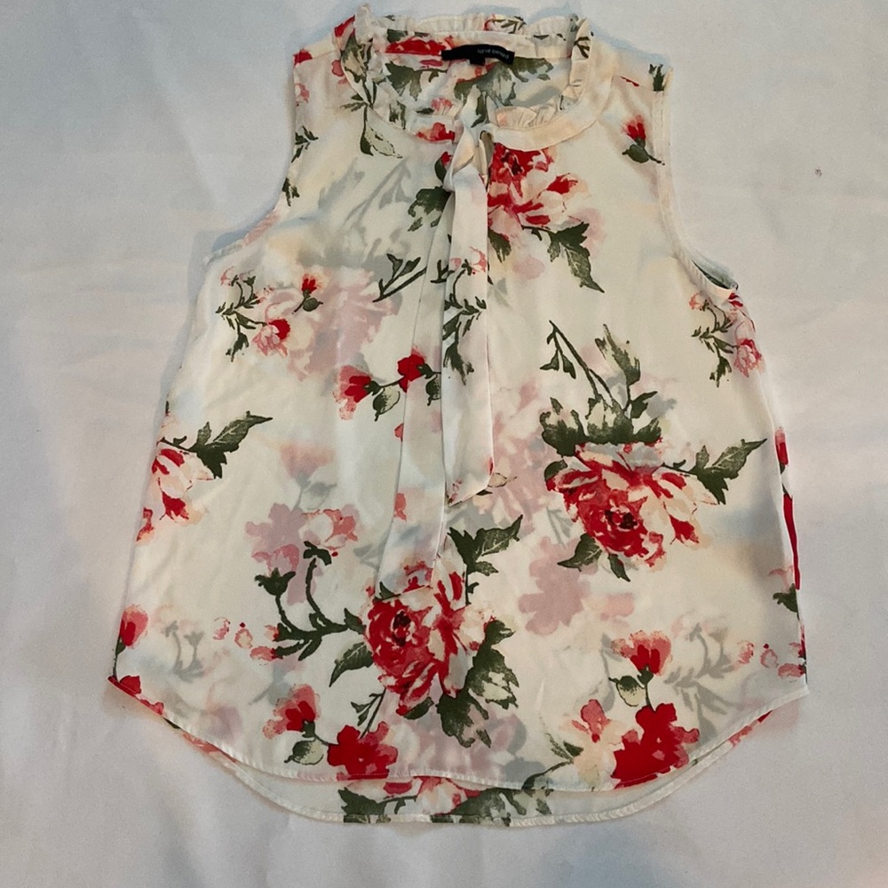 floral shirt
